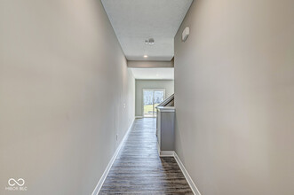 9623 Beckett St in Avon, IN - Building Photo - Building Photo
