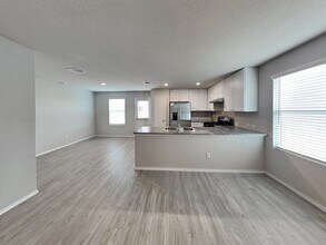 3238 Kornberg Dr in Converse, TX - Building Photo - Building Photo