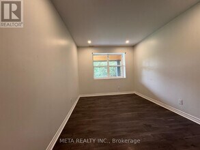 35 Duncombe Blvd in Toronto, ON - Building Photo - Building Photo