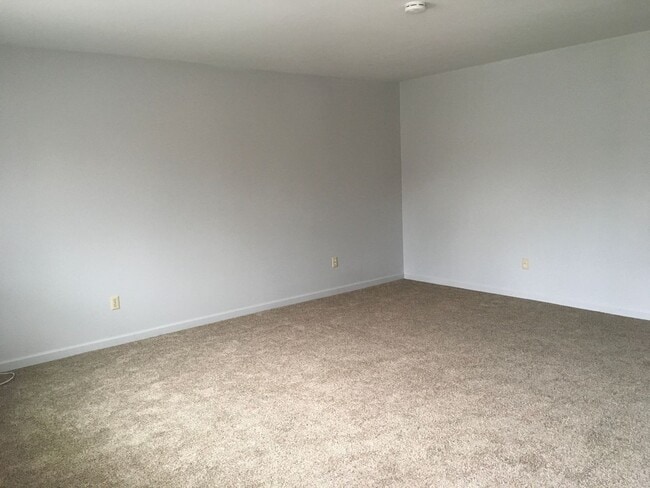 1151 Riviera Dr in Redding, CA - Building Photo - Building Photo