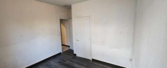 property at 433 Wall St