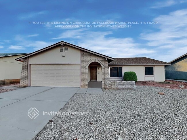 property at 2412 S Cottonwood Dr