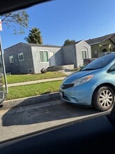 2820 Vineyard Ave in Los Angeles, CA - Foto de edificio - Building Photo