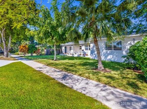 565 NE 105th St in Miami Shores, FL - Building Photo - Building Photo