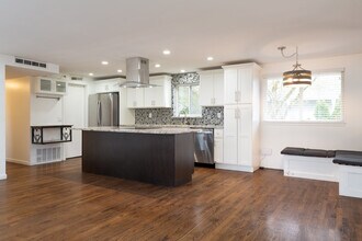 31750 7th Pl S in Federal Way, WA - Building Photo - Building Photo