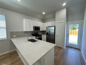 908 Pne Bch Dr in Princeton, TX - Building Photo - Building Photo