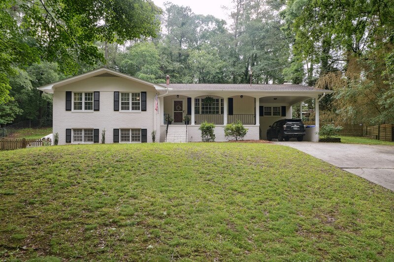 714 Bradley Rd in Chapel Hill, NC - Building Photo