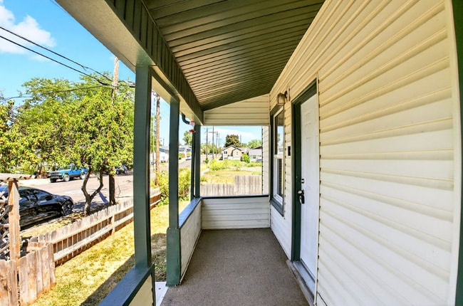 837 W Bridger St in Pocatello, ID - Foto de edificio - Building Photo