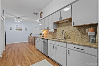 1459 Walnut Hill Ave in St. Charles, IL - Building Photo - Building Photo
