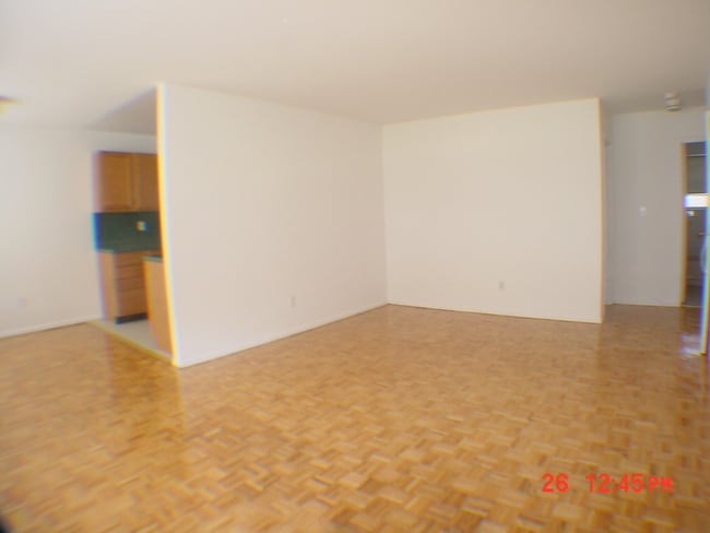 77 Orange Rd in Montclair, NJ - Building Photo - Building Photo