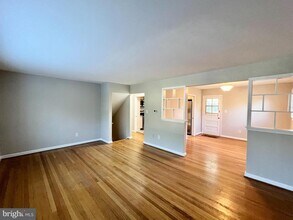 912 McKinley Rd in Arlington, VA - Building Photo - Building Photo