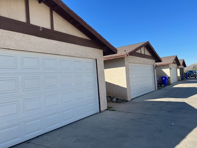 15597 Tonekai Rd in Apple Valley, CA - Building Photo