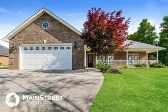 335 Flora Dr in Lenoir City, TN - Foto de edificio - Building Photo
