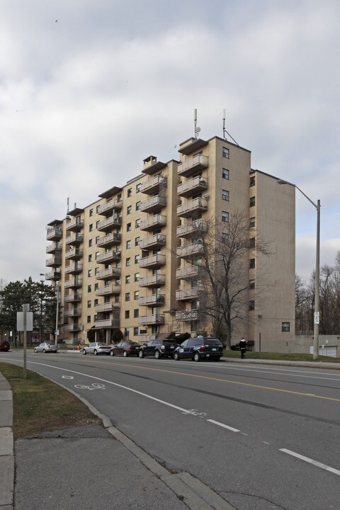 3121 Kirwin Ave in Mississauga, ON - Building Photo