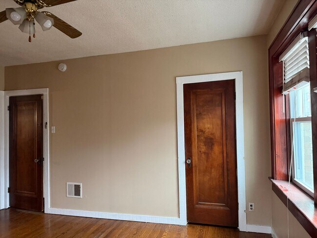 5918 Arendes Dr in St. Louis, MO - Building Photo - Building Photo