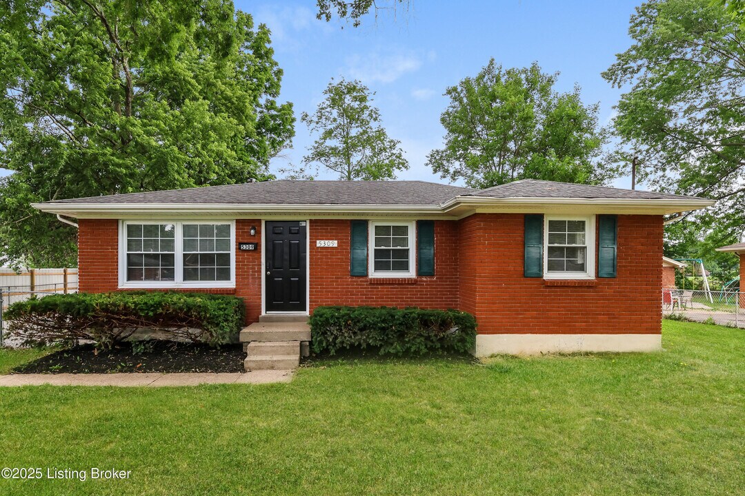 5309 Pyrus Ln in Louisville, KY - Building Photo