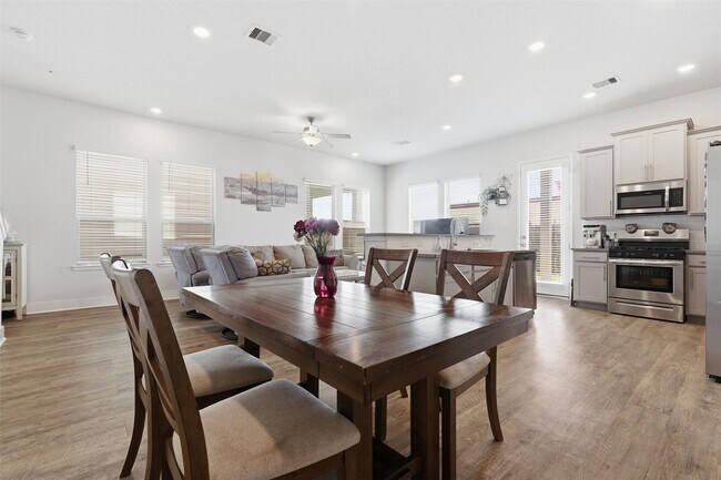 4429 Ibiza Ln