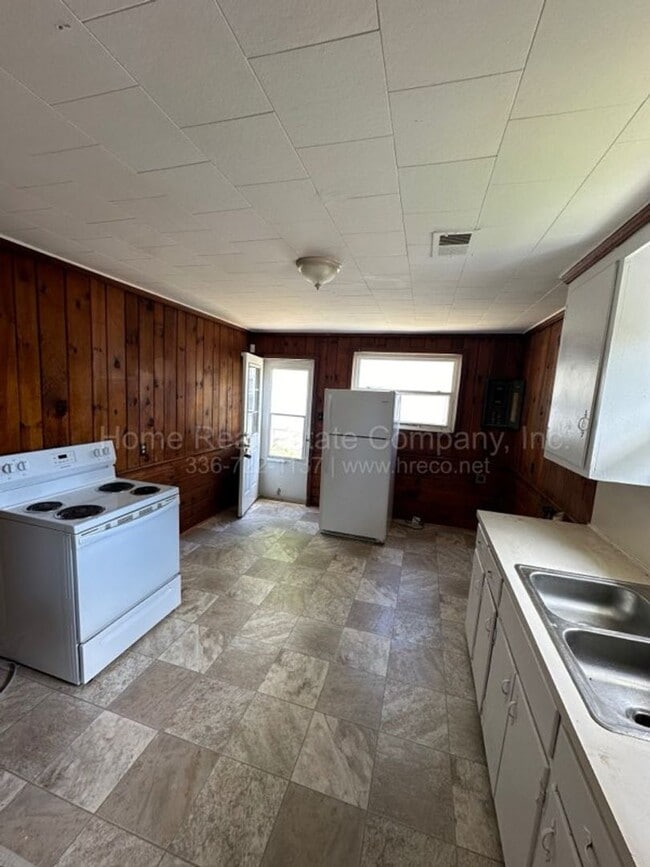 1432 Douglas St in Winston-Salem, NC - Building Photo - Building Photo