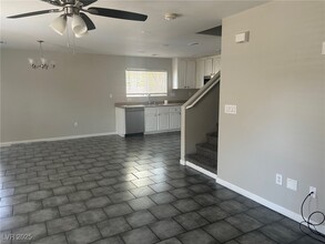 7244 Early Pioneer Ave in Las Vegas, NV - Building Photo - Building Photo