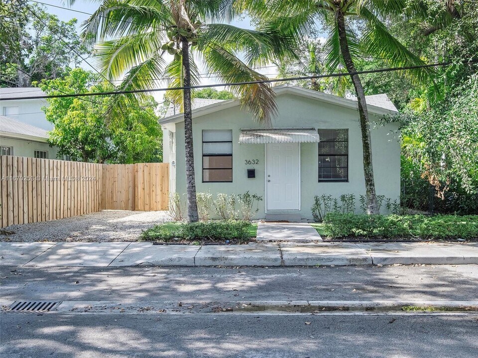 3632 Thomas Ave in Miami, FL - Building Photo