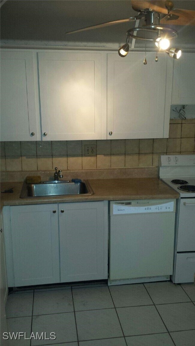 7820 S Colony Cir in Tamarac, FL - Building Photo - Building Photo