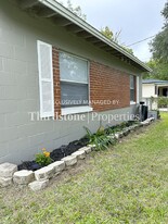 3048 W 19th St in Jacksonville, FL - Building Photo - Building Photo