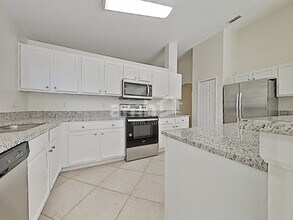 16041 Bay Vista Dr in Clermont, FL - Building Photo - Building Photo