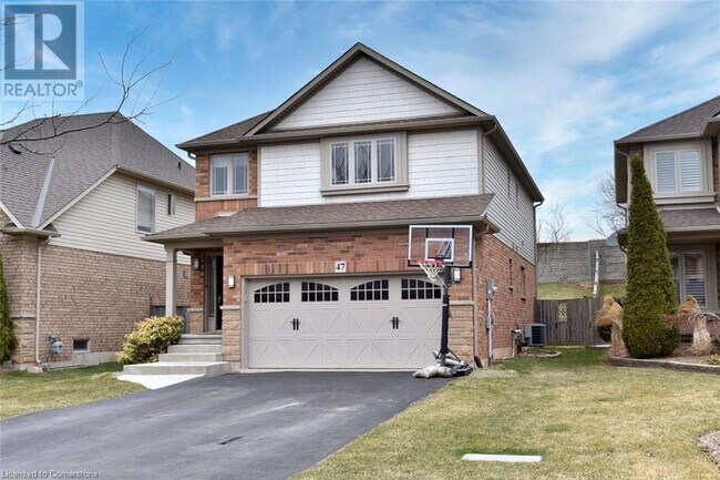 47 Plum Tree Ln in Grimsby, ON - Building Photo - Building Photo