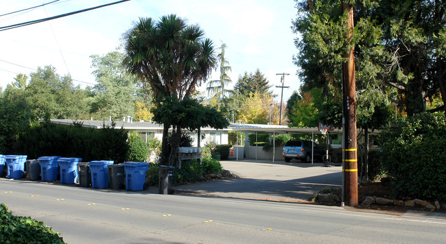 164 Brush Creek Rd in Santa Rosa, CA - Building Photo - Building Photo