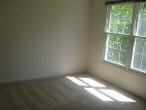 4804 Sweetbirch Dr in Rockville, MD - Foto de edificio - Building Photo
