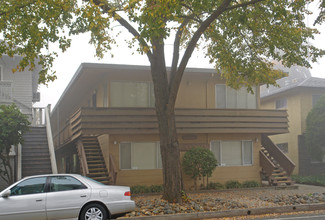 1804 T St in Sacramento, CA - Building Photo - Building Photo