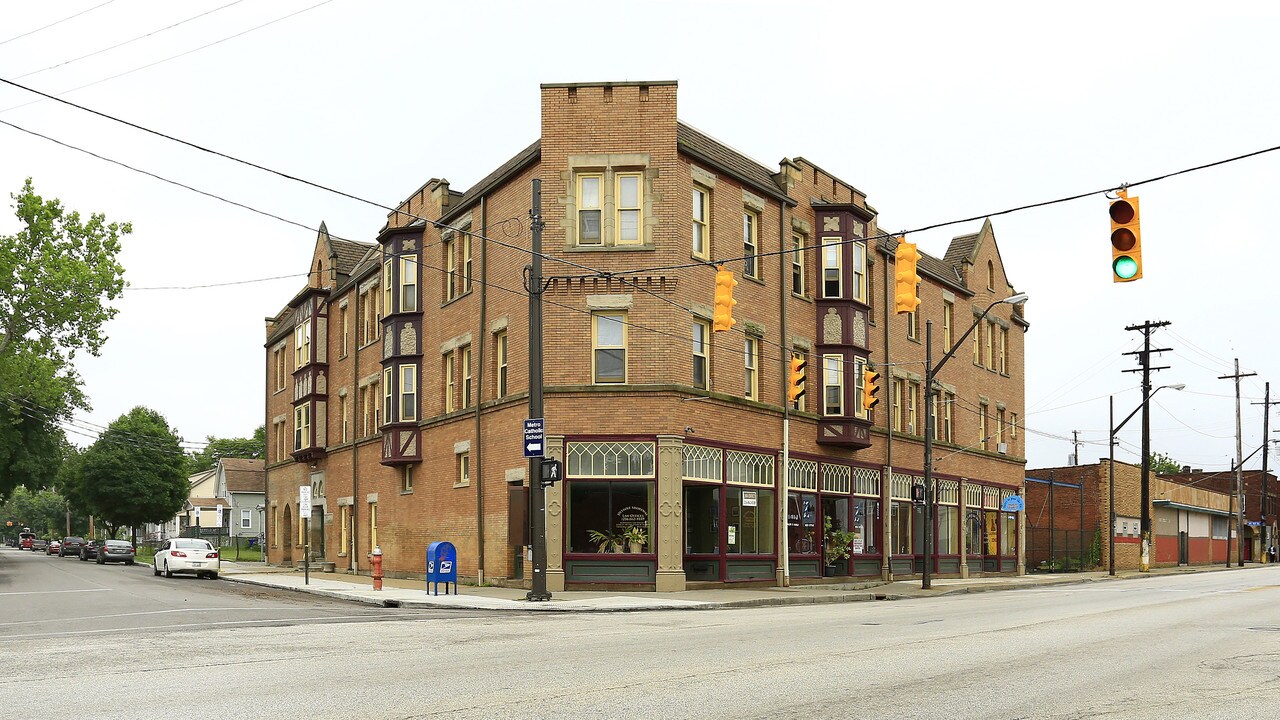 5403-5407 Detroit Ave in Cleveland, OH - Building Photo