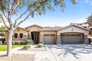 2221 S Holguin Way in Chandler, AZ - Building Photo