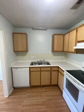 628 S Hampton Dr in Jacksonville, NC - Building Photo - Building Photo