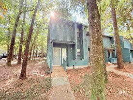 36 Summer Oaks Dr in Daphne, AL - Building Photo