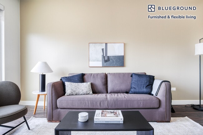 100 N Addison Ave in Elmhurst, IL - Building Photo - Building Photo