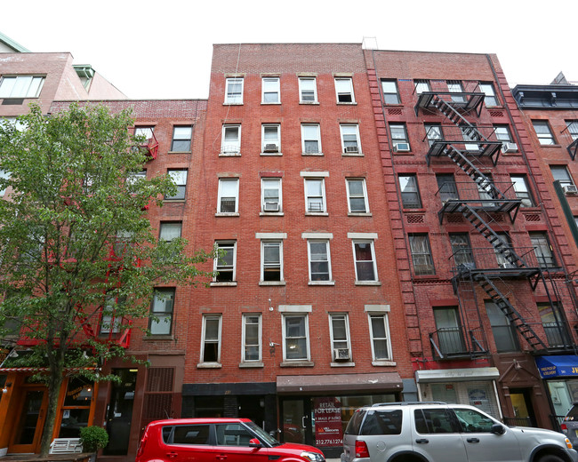 239 Mulberry St in New York, NY - Foto de edificio - Building Photo