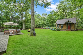 150 Copeces Ln in East Hampton, NY - Building Photo - Building Photo