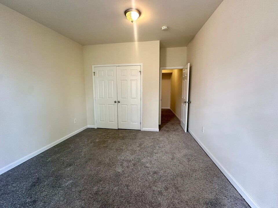 1805 N Calvert St in Baltimore, MD - Building Photo