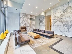 8 Charlotte St in Toronto, ON - Building Photo - Building Photo