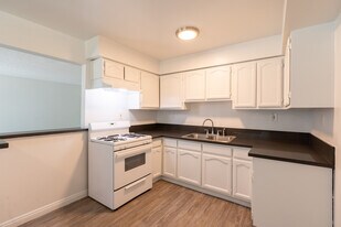 Garvey Apartments in Baldwin Park, CA - Building Photo