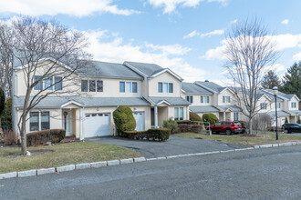 Chateau On the Hill in Hawthorne, NY - Building Photo - Building Photo