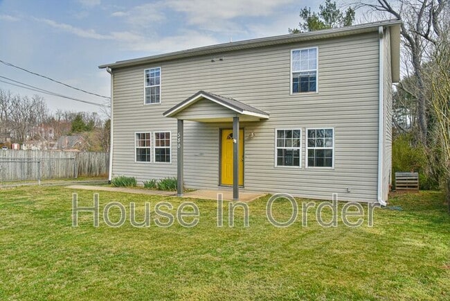 580 Fairview Rd in Asheville, NC - Building Photo - Building Photo