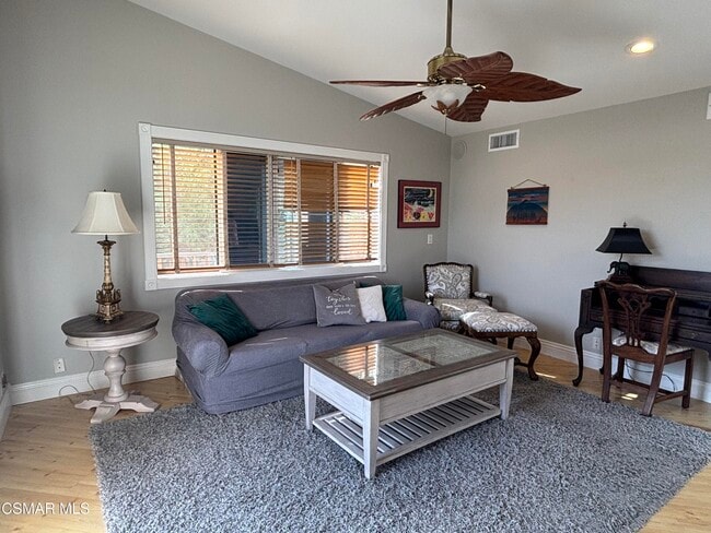 1577 Tierra Rejada Rd in Simi Valley, CA - Building Photo - Building Photo
