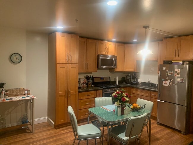 806 E St, Unit A