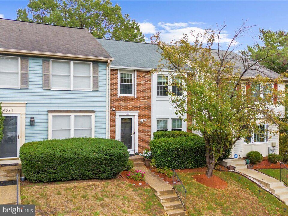 4339 Thistlewood Terrace in Burtonsville, MD - Building Photo