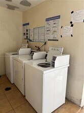 1001 NW 45th Ave in Miami, FL - Building Photo - Building Photo