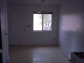 2108 Fort Wayne St in Oroville, CA - Foto de edificio - Building Photo