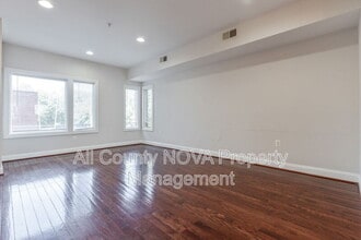 1384 Talbert Ct SE in Washington, DC - Building Photo - Building Photo
