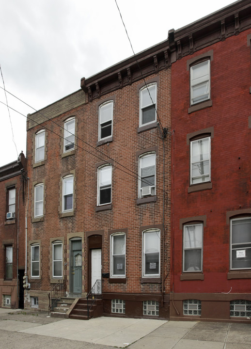 1937 E Allegheny Ave in Philadelphia, PA - Foto de edificio